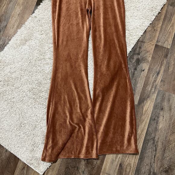 Altar'd State Medium Boho Copper Velvet Ribbed Flare High-Rise Pull On Pants - Picture 4 of 8